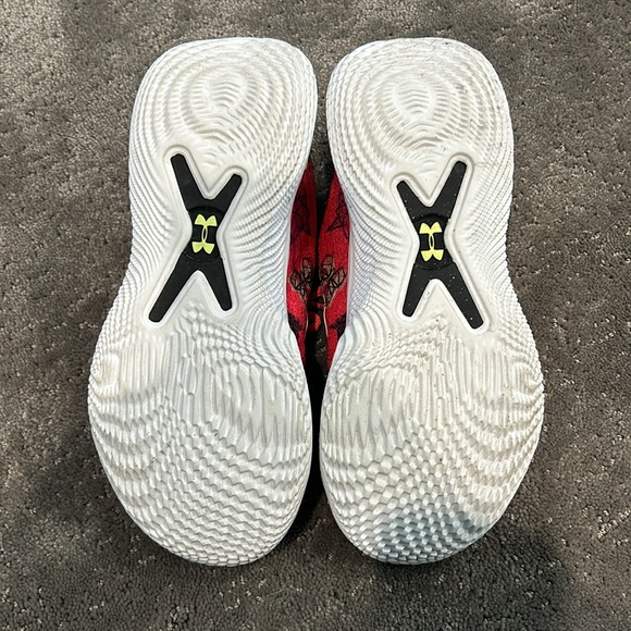 Butterfly Steph Curry shoes. - Picture 6 of 8